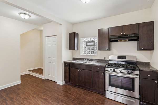 8725 S CONSTANCE AVE, Chicago, IL 60617