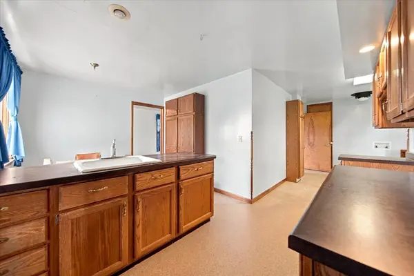 9896 Lincoln RD, Morrison, IL 61270