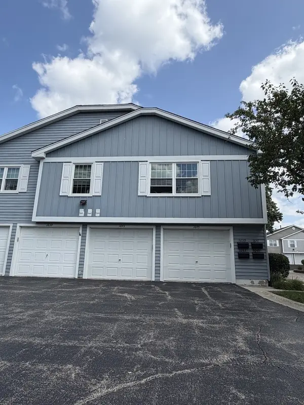 1645 Timber TRL #D, Wheaton, IL 60189