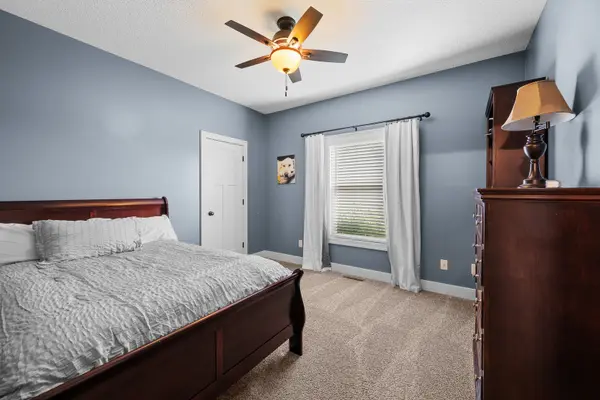 5659 IDAHO DR, Bettendorf, IA 52722