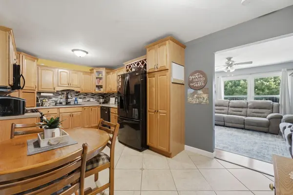 700 Seine ST, Blue Grass, IA 52726
