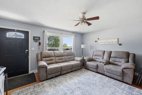 700 Seine ST, Blue Grass, IA 52726