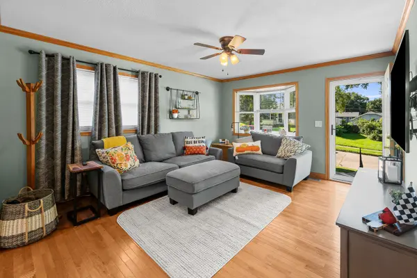 2530 Bellevue AVE, Bettendorf, IA 52722