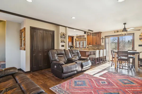 9510 Martin DR, Spring Grove, IL 60081