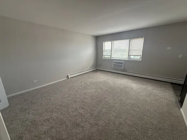 3001 Thatcher AVE #2L, River Grove, IL 60171