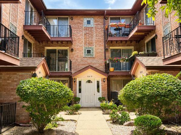 5819 W HIGGINS AVE #2D, Chicago, IL 60630