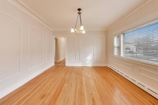 6503 N Maplewood AVE, Chicago, IL 60645