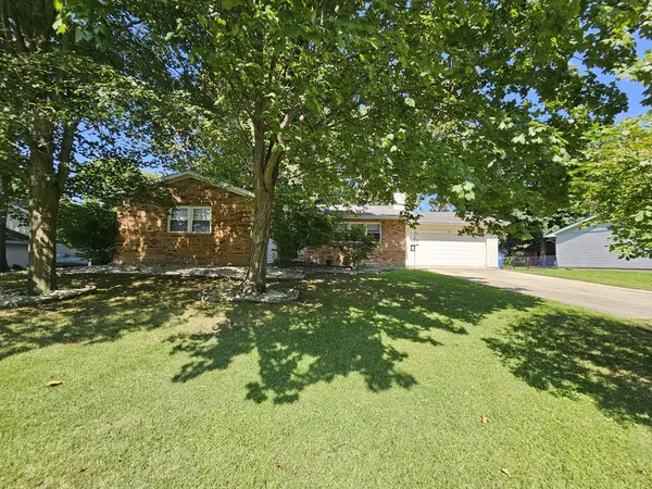 1011 Blueberry Hill AVE, Mt Vernon, IL 62864