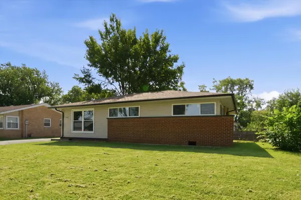 3001 N Sherwood AVE, Markham, IL 60428