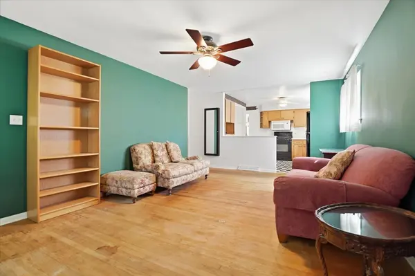 271 Dalton AVE, Mundelein, IL 60060