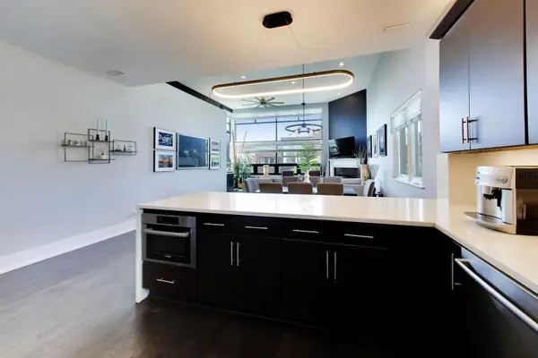 1835 N MILWAUKEE AVE #401, Chicago, IL 60647