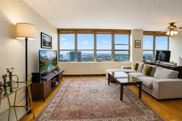 655 W Irving Park RD #4403, Chicago, IL 60613
