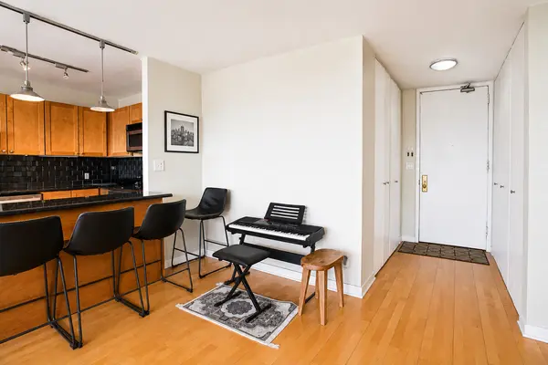 655 W Irving Park RD #4403, Chicago, IL 60613