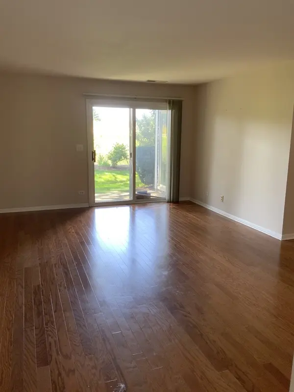 1675 Mansfield CT #3, Roselle, IL 60172
