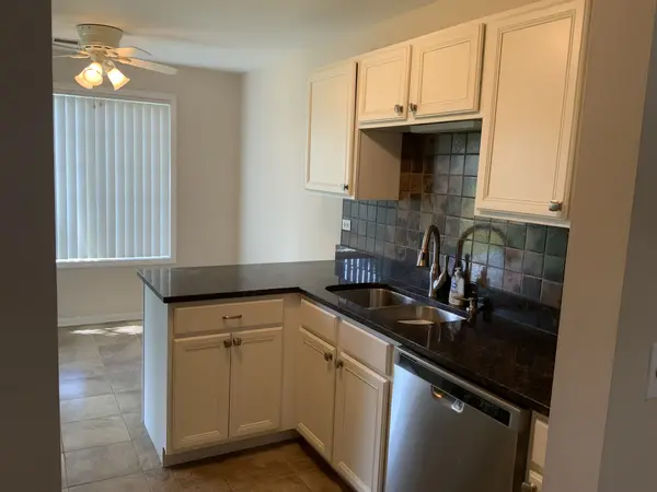 1675 Mansfield CT #3, Roselle, IL 60172