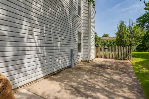 410 Lamont TER, Buffalo Grove, IL 60089
