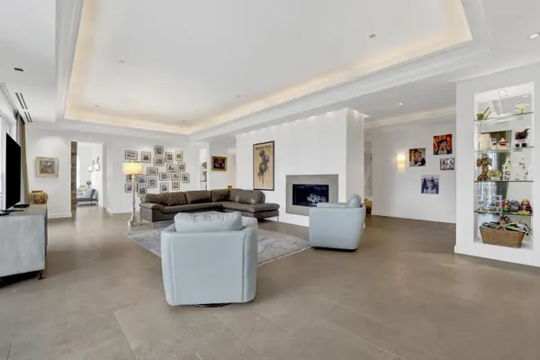 55 W DELAWARE PL #1120, Chicago, IL 60610