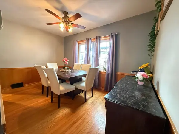 6206 W Barry AVE, Chicago, IL 60634