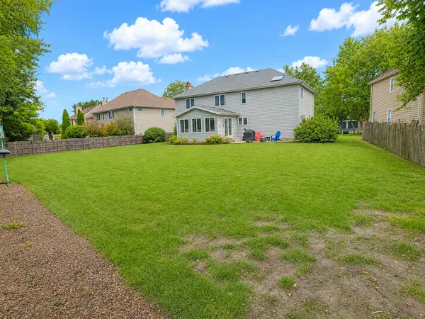 865 Fieldale LN, Grayslake, IL 60030
