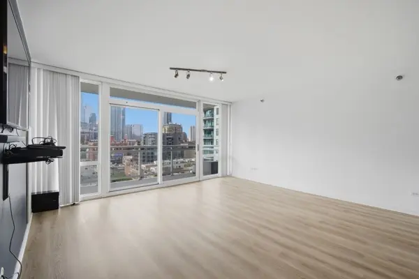 757 N Orleans ST #1012, Chicago, IL 60654