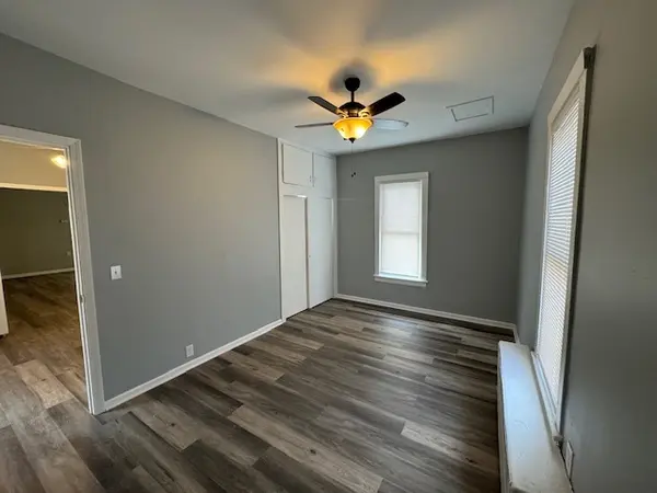 148 N Root ST #2, Aurora, IL 60505