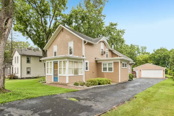 11806 Maple AVE, Hebron, IL 60034