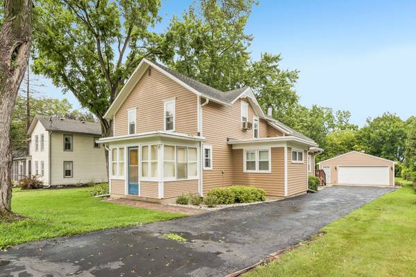 11806 Maple AVE, Hebron, IL 60034