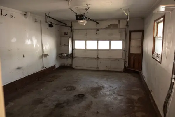 436 Russell RD, Dekalb, IL 60115
