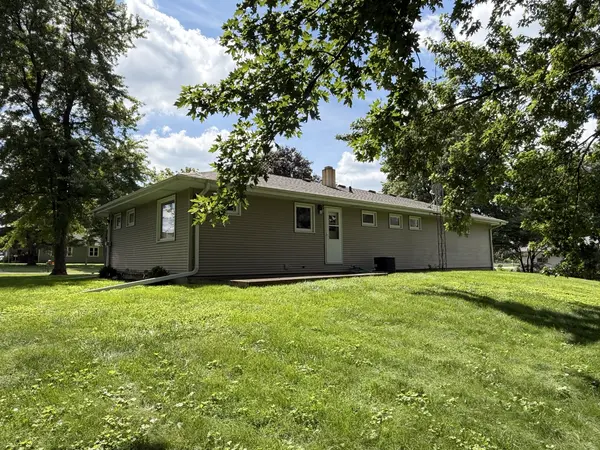 606 W Main ST, Sublette, IL 61367