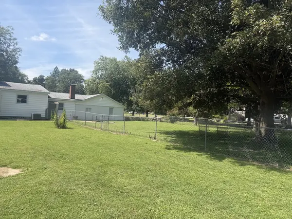 124 S Maple ST, Tamaroa, IL 62888