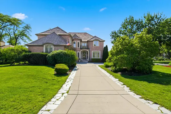 809 Edgemont LN, Park Ridge, IL 60068