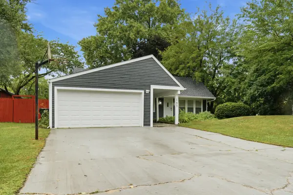 165 Arrowhead LN, Bolingbrook, IL 60440