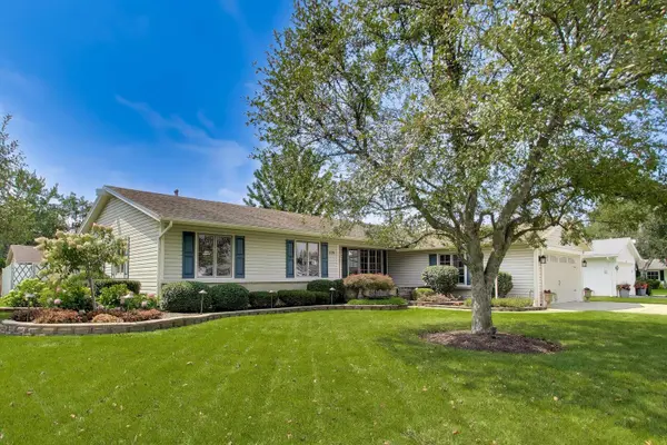 535 Gateshead N, Elk Grove Village, IL 60007