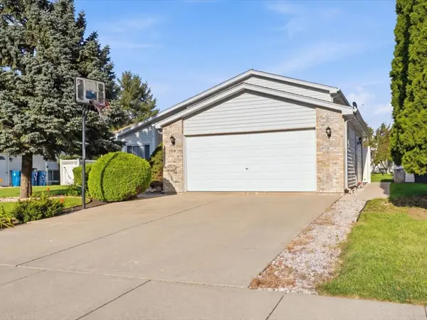 2010 WATERTOWER PL, Crest Hill, IL 60403