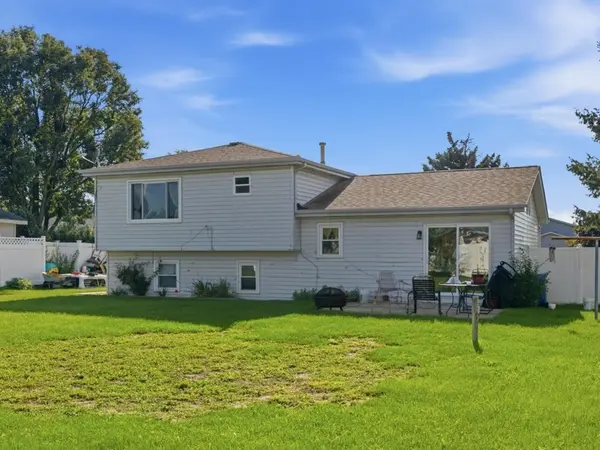 2010 WATERTOWER PL, Crest Hill, IL 60403