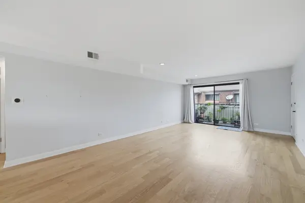 7600 W Lawrence AVE #3B, Harwood Heights, IL 60706