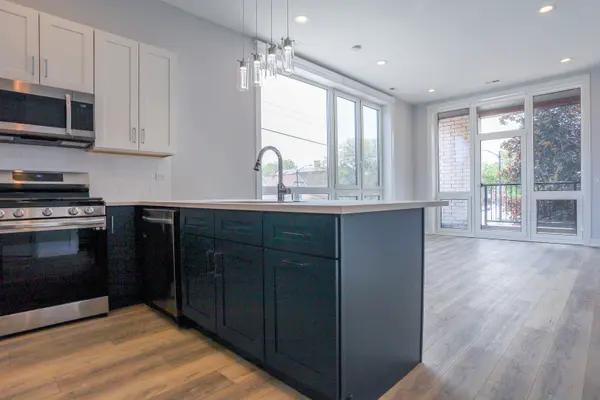 2402 W Carmen AVE #406, Chicago, IL 60625