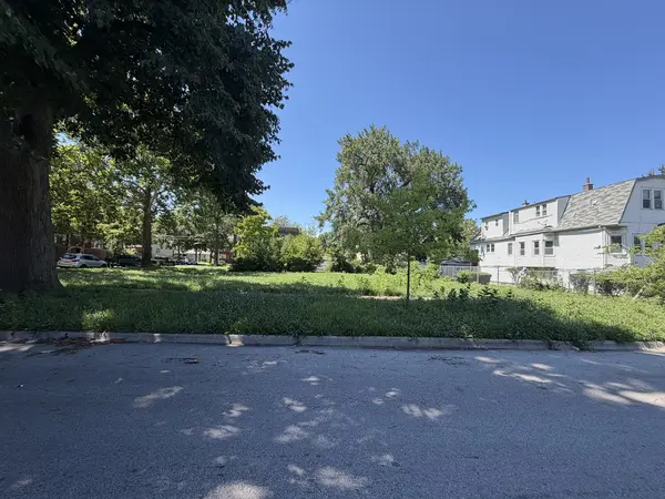 8054 S MUSKEGON AVE, Chicago, IL 60617