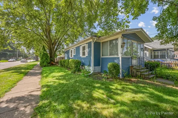 645 Slade AVE, Elgin, IL 60120
