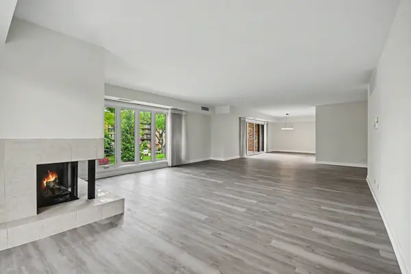 1671 Mission Hills RD #201, Northbrook, IL 60062