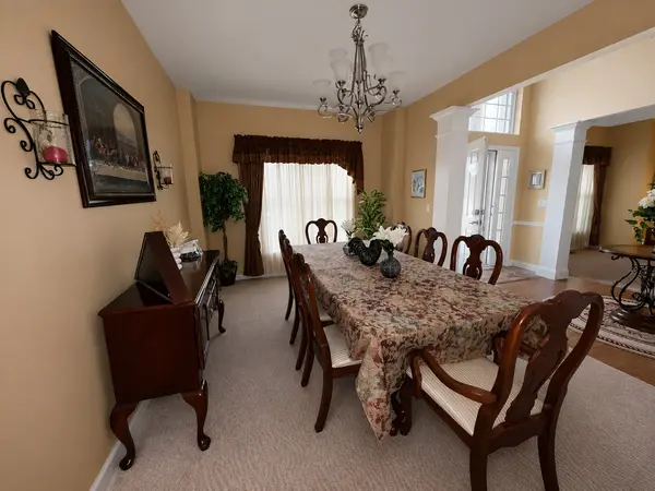 4 Snead CT, Bolingbrook, IL 60490