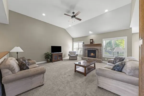 476 Bloomfield CIR W, Oswego, IL 60543