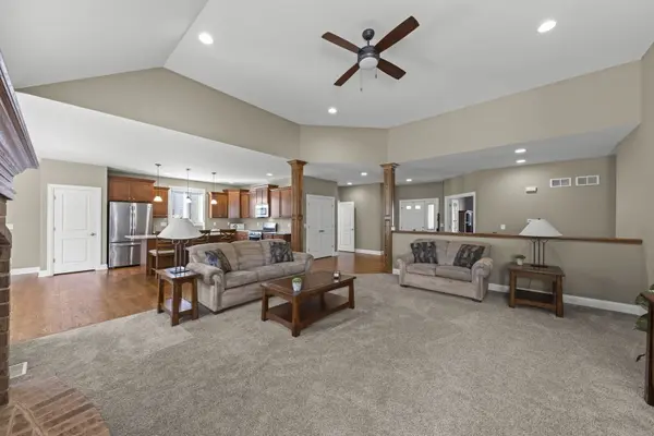 476 Bloomfield CIR W, Oswego, IL 60543