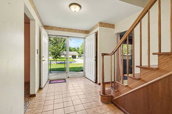 1715 Lily ST, Aurora, IL 60505
