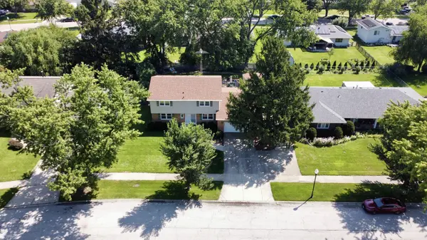 1715 Lily ST, Aurora, IL 60505