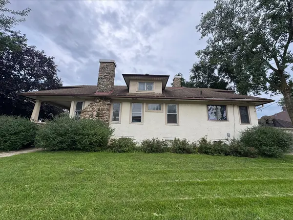 450 Arlington AVE, Elgin, IL 60120
