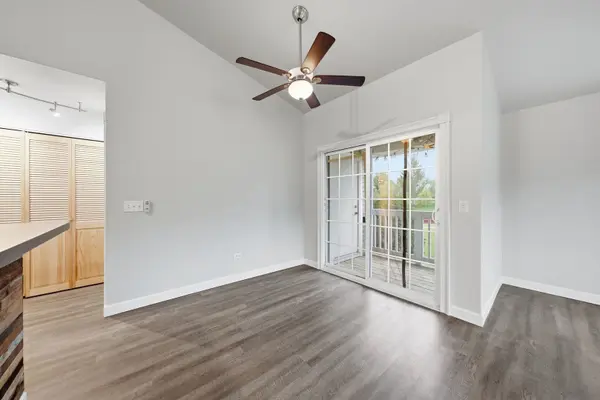 125 Silverstone DR #125, Carpentersville, IL 60110