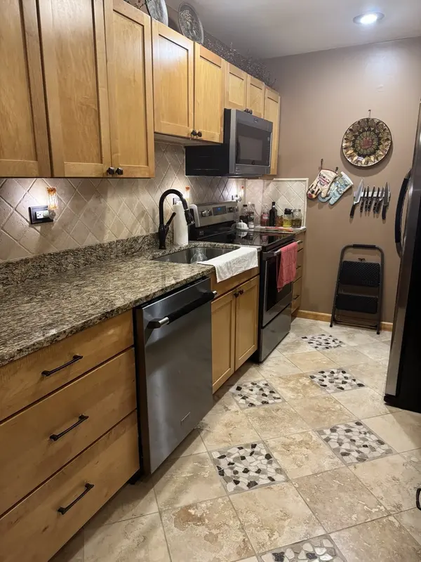 832 E Old Willow RD #103, Prospect Heights, IL 60070