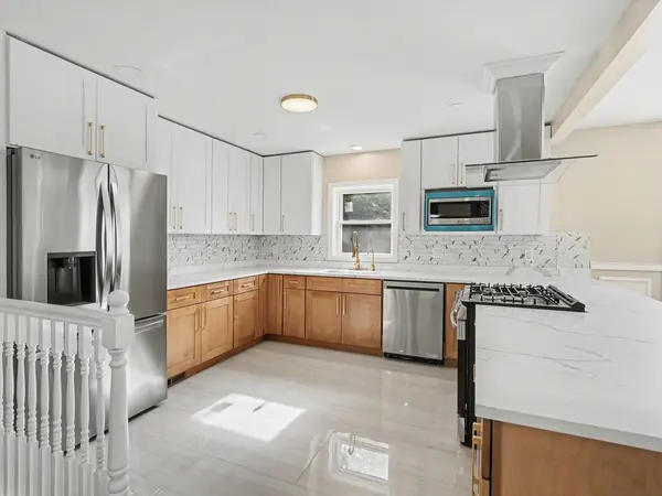 1650 Cedar RD, Homewood, IL 60430