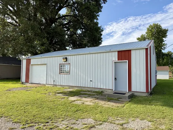 503 E Third ST, Armington, IL 61721